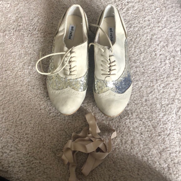 Not rated tan sparkle flats - Picture 1 of 4